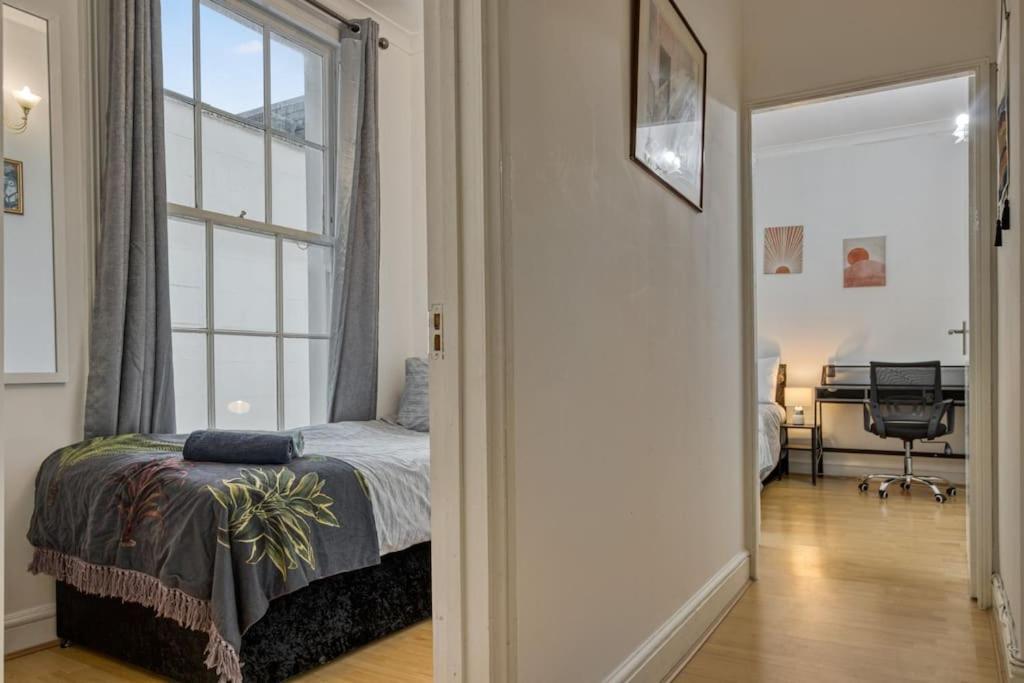 Cosy 2Br Retreat Near Paddington Station Daire Londra Dış mekan fotoğraf