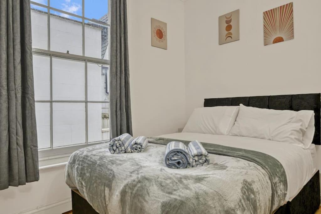 Cosy 2Br Retreat Near Paddington Station Daire Londra Dış mekan fotoğraf